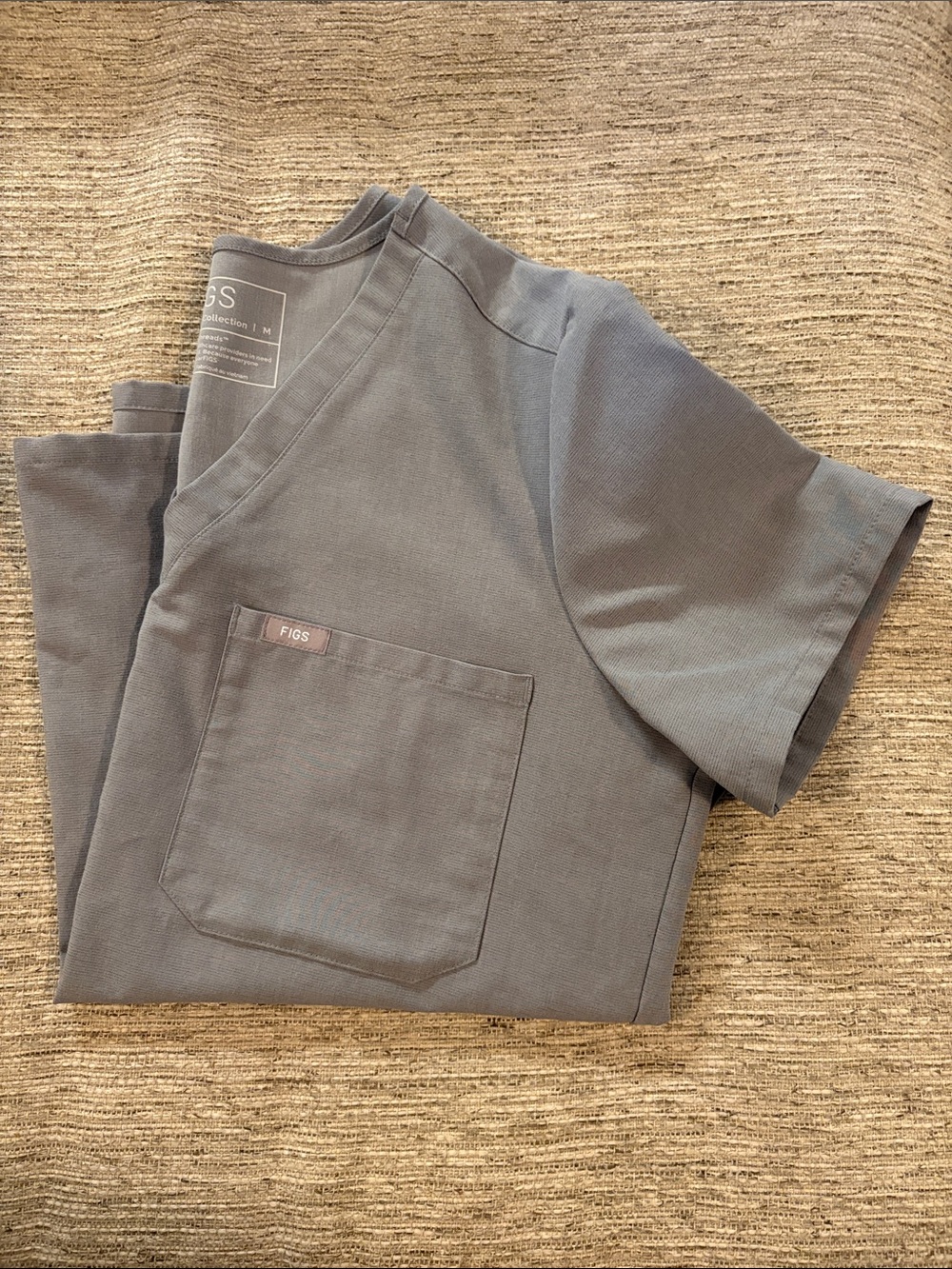 FIGS Scrub Top— Slate Gray